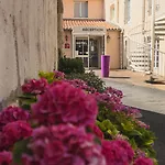 Le Cheval Blanc Hotel Saint-Maixent-l'Ecole