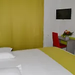 Hotel Le Cheval Blanc Saint-Maixent-l'Ecole