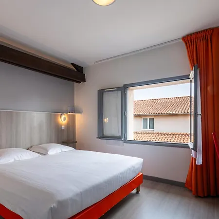 Le Cheval Blanc 2* Saint-Maixent-l'Ecole