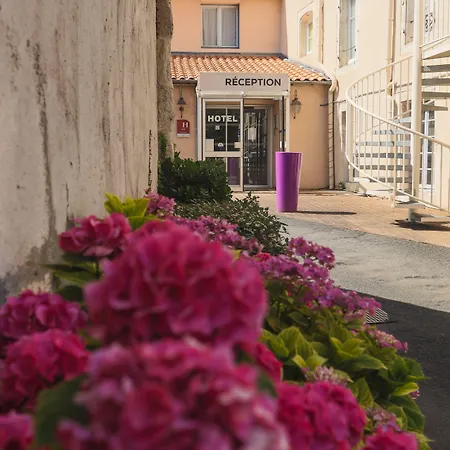 Le Cheval Blanc Hotel Saint-Maixent-lʼÉcole