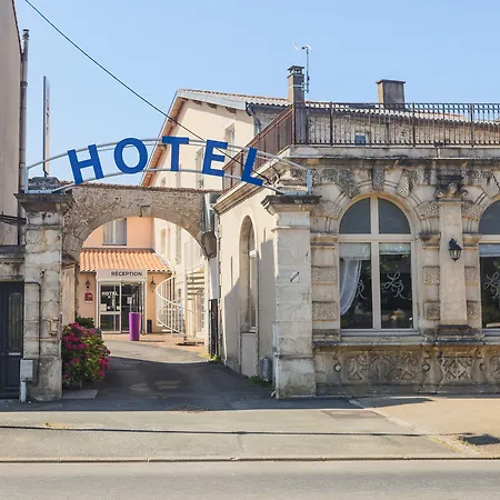 Le Cheval Blanc 酒店 Saint-Maixent-lʼÉcole