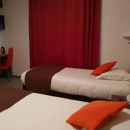 Le Cheval Blanc 酒店 Saint-Maixent-lʼÉcole