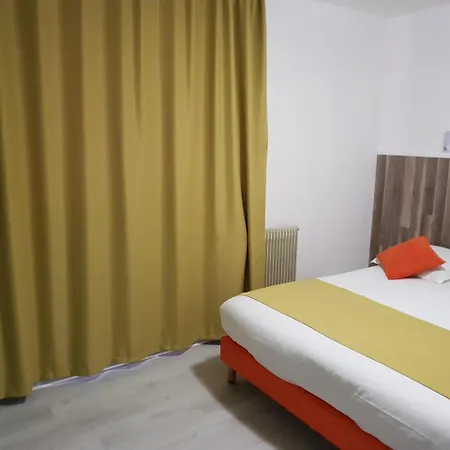 Le Cheval Blanc Hotel Saint-Maixent-l'Ecole